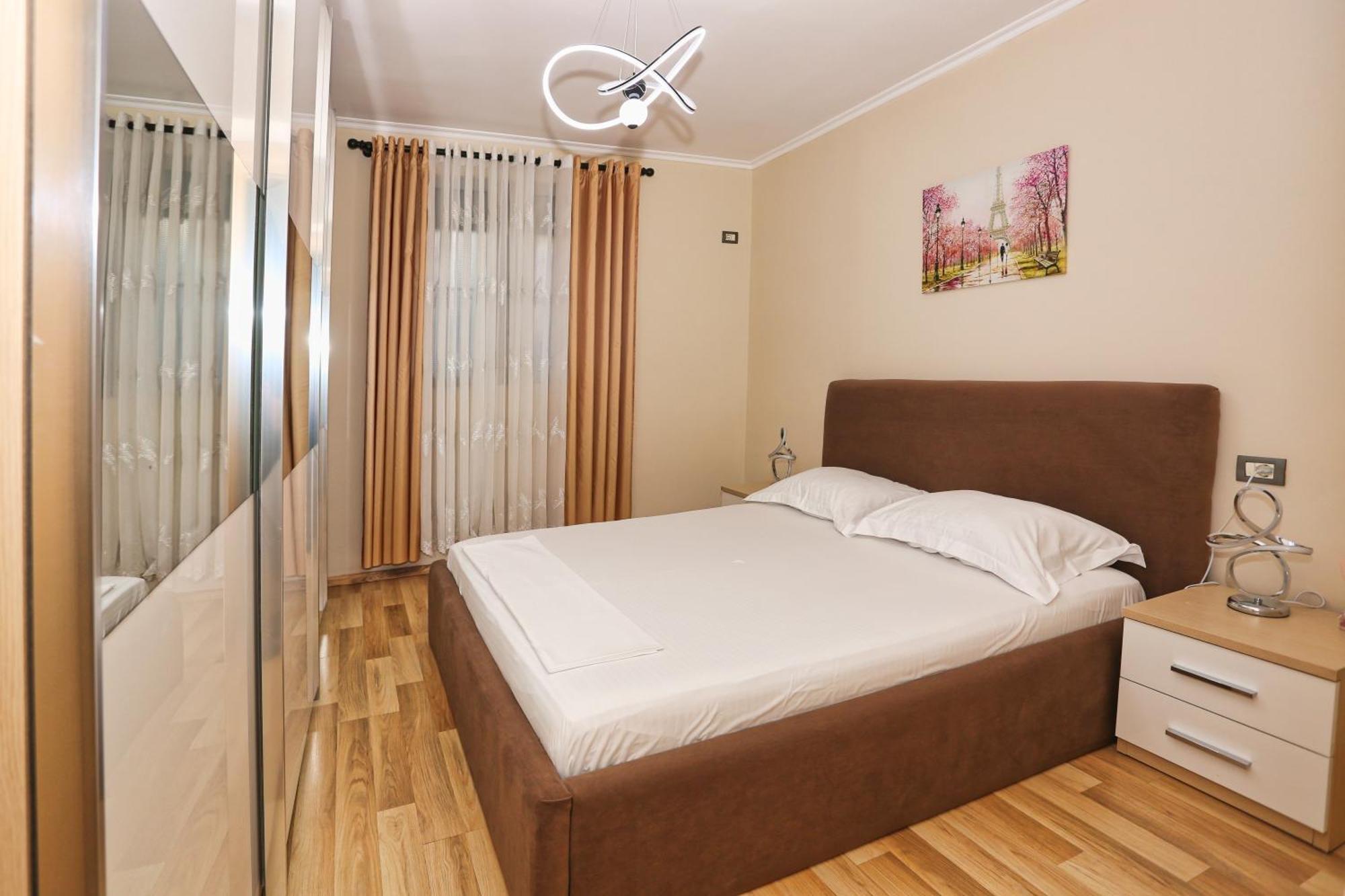 R&B City Center Apartment Tirana Exterior photo