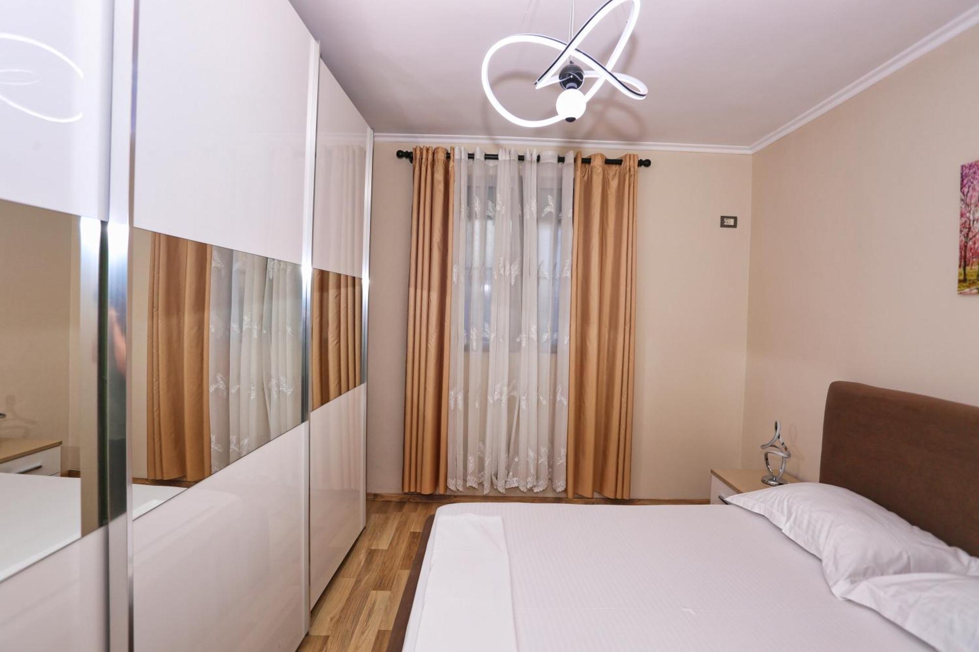 R&B City Center Apartment Tirana Exterior photo