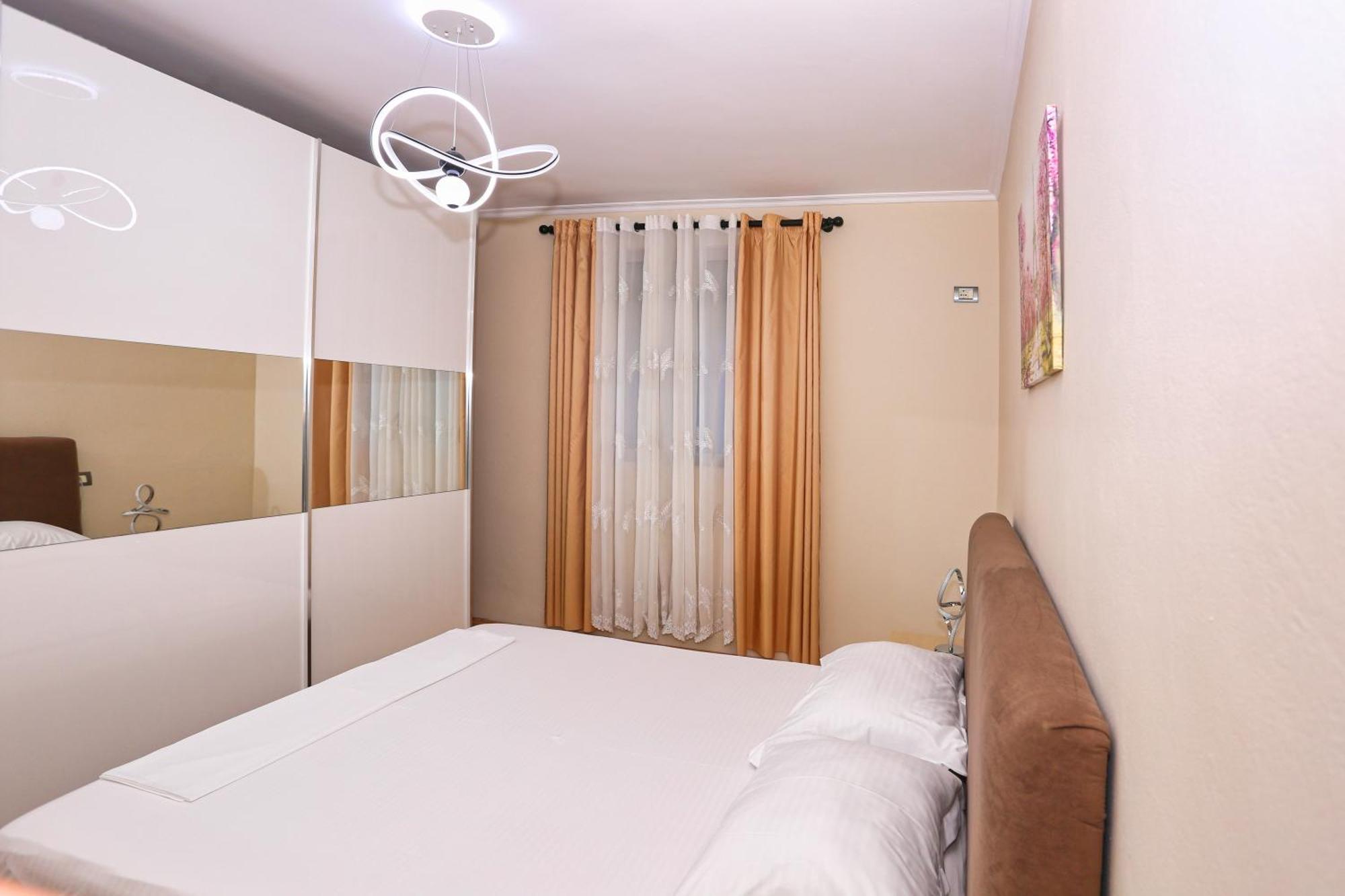 R&B City Center Apartment Tirana Exterior photo